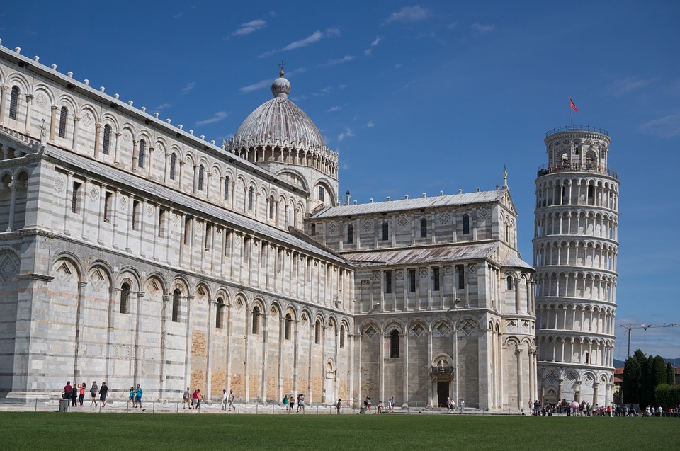 The Pisa Tower behind the Cathedral