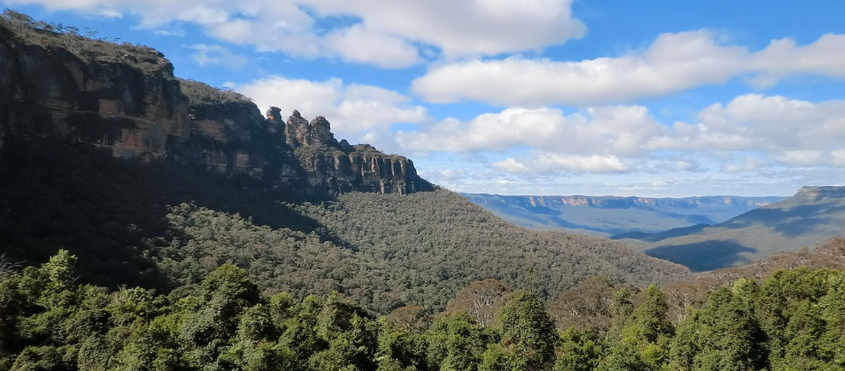 Menikmati Wisata Petualangan di Blue Mountains National Park